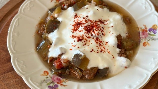 Emine'nin Tarifi: Yoğurtlu Patlıcan Musakka