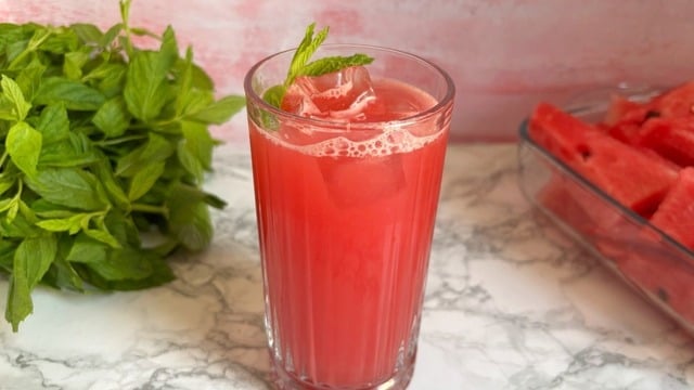 Kırmızı Rengiyle: Karpuzlu Limonata
