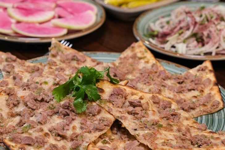Cemo Etli Ekmek