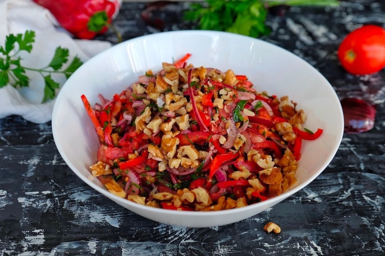 Kebapçıların Sırrı: Gerçek Gavurdağı Salata