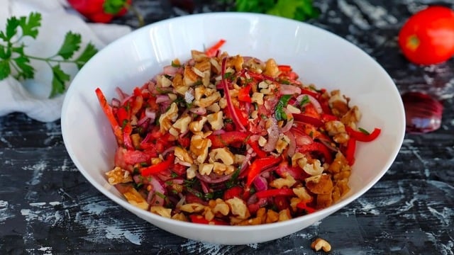 Kebapçıların Sırrı: Gerçek Gavurdağı Salata
