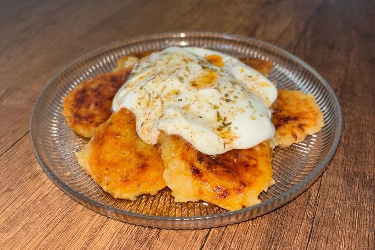 Anne Usulü: Yoğurt Soslu Patates Köftesi