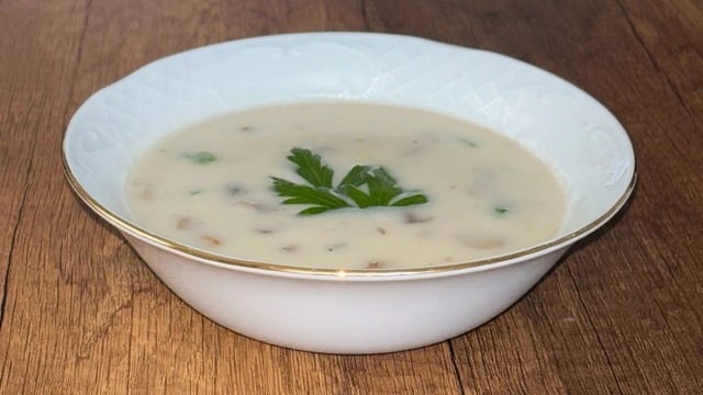 İpeksi Kıvamda: Sütlü Kremalı Mantar Çorbası