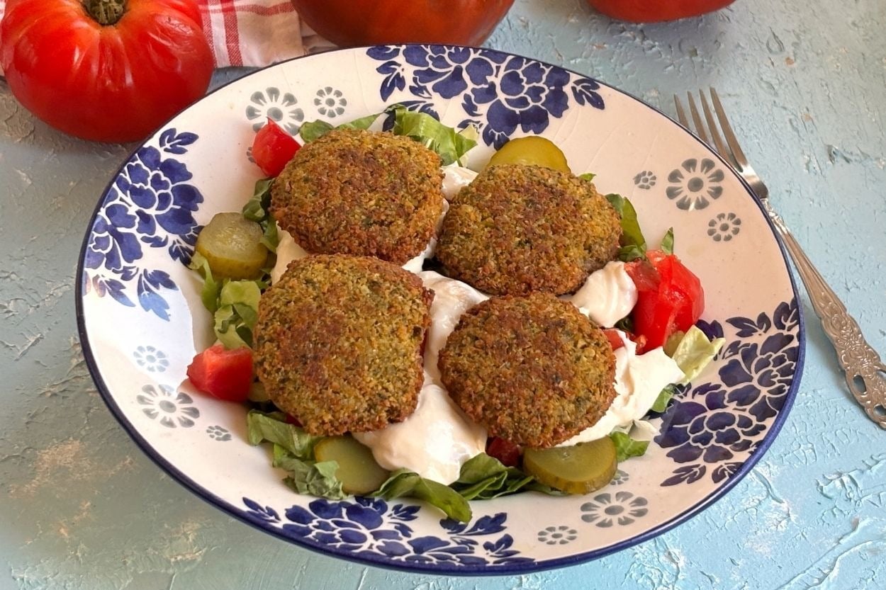 Huriye'nin Tarifi: Falafel Salata