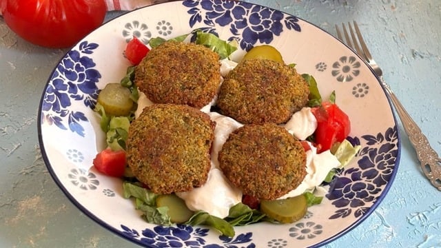 Huriye'nin Tarifi: Falafel Salata