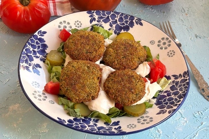 Falafel Salata