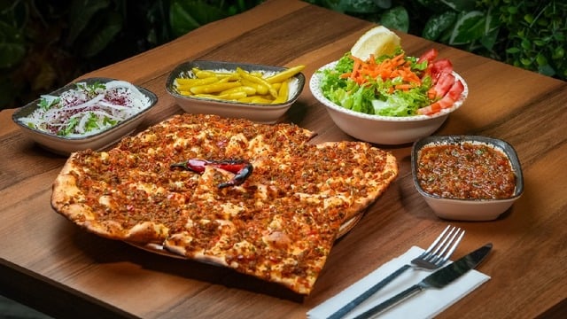 Beşiktaş'ta En İyi Lahmacun Nerede Yenir? 2026