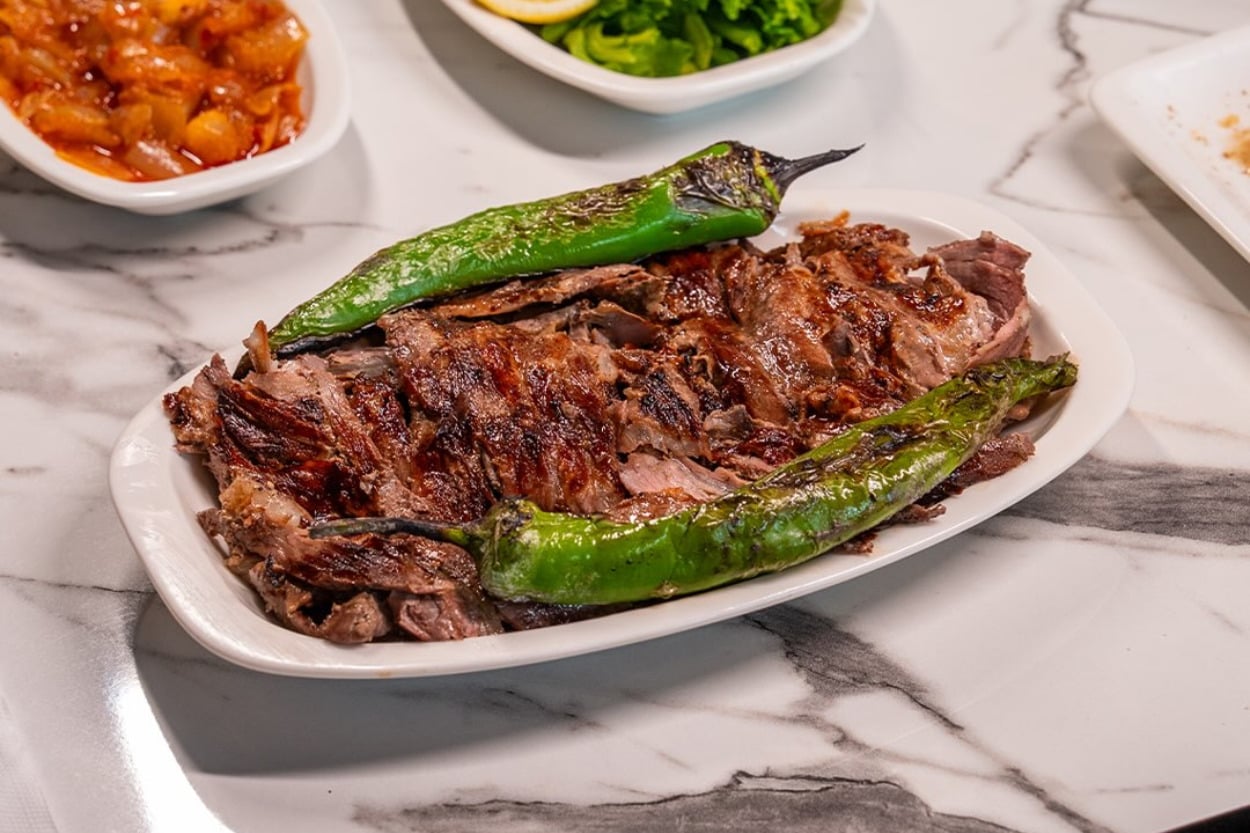 İzmir'de En İyi Cağ Kebabı Nerede Yenir? 2026