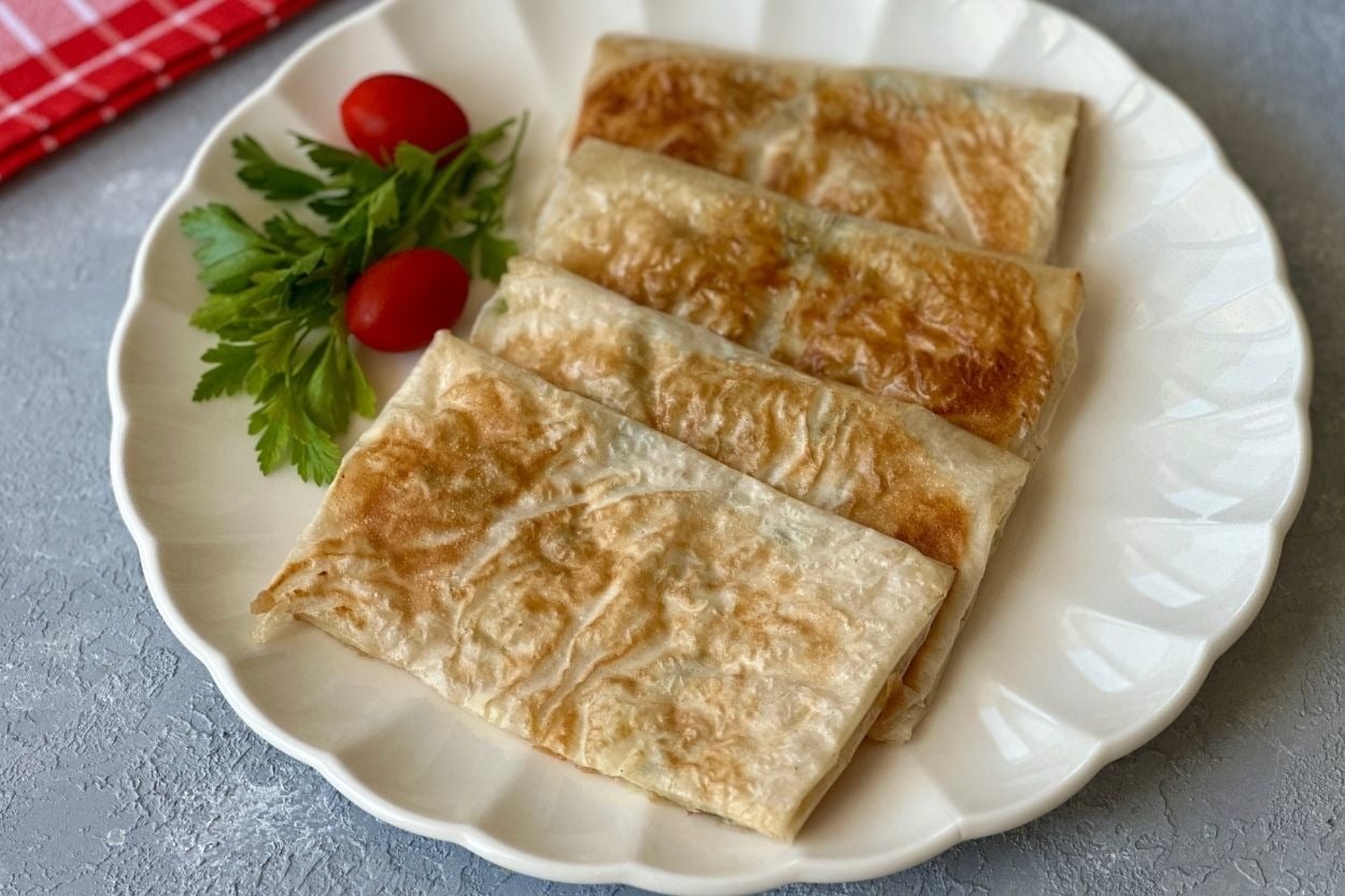Zeynep'in Tarifi: Baklavalık Yufkadan Gözleme