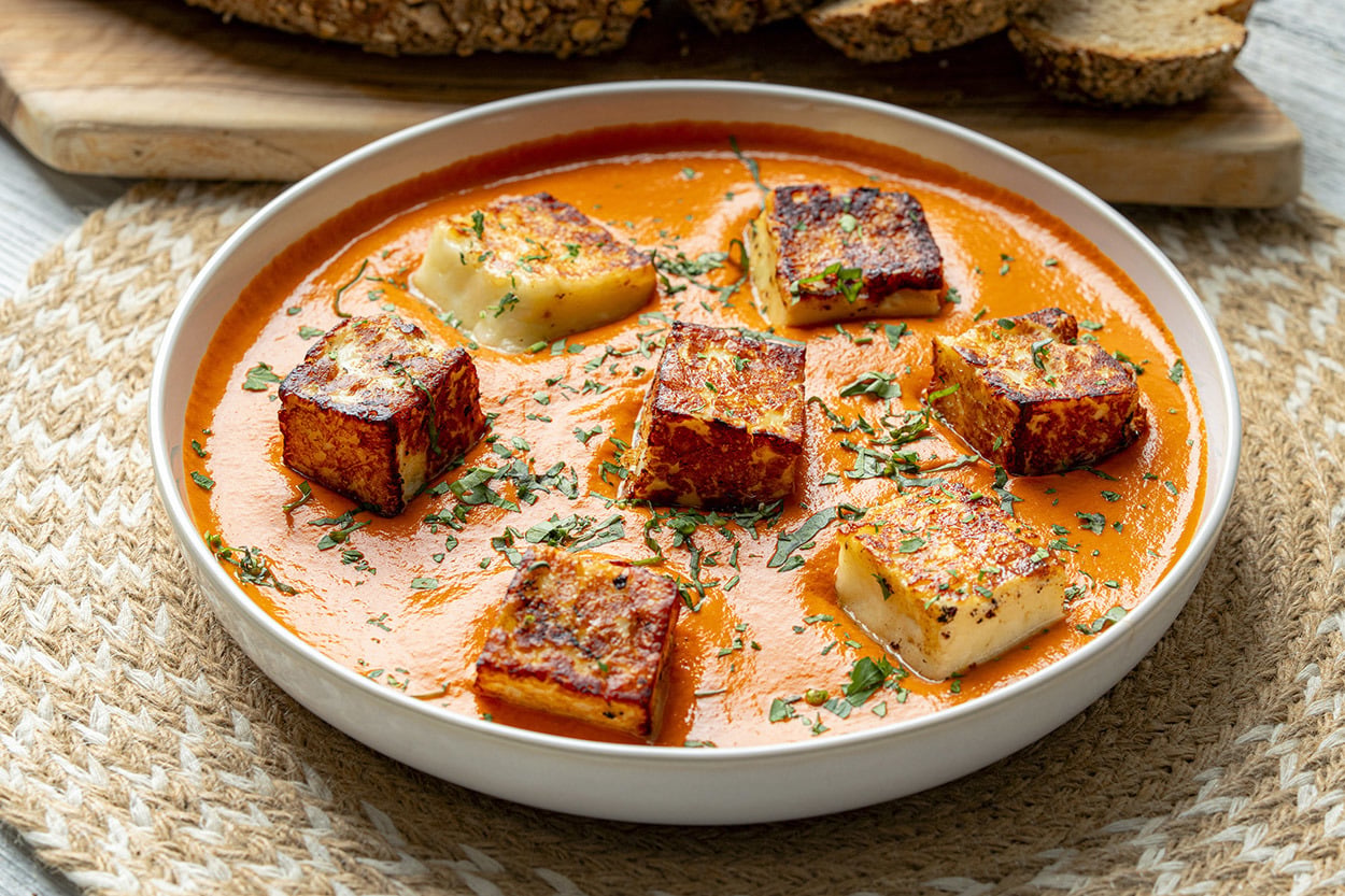 Ekmek Banmalık: Kremalı Domates Soslu Hellim Kızartması