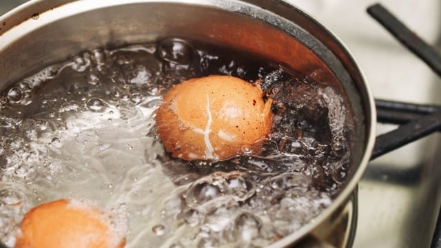 Yumurta Haşlarken Çatlamaması İçin Ne Yapılmalı? Püf Noktaları