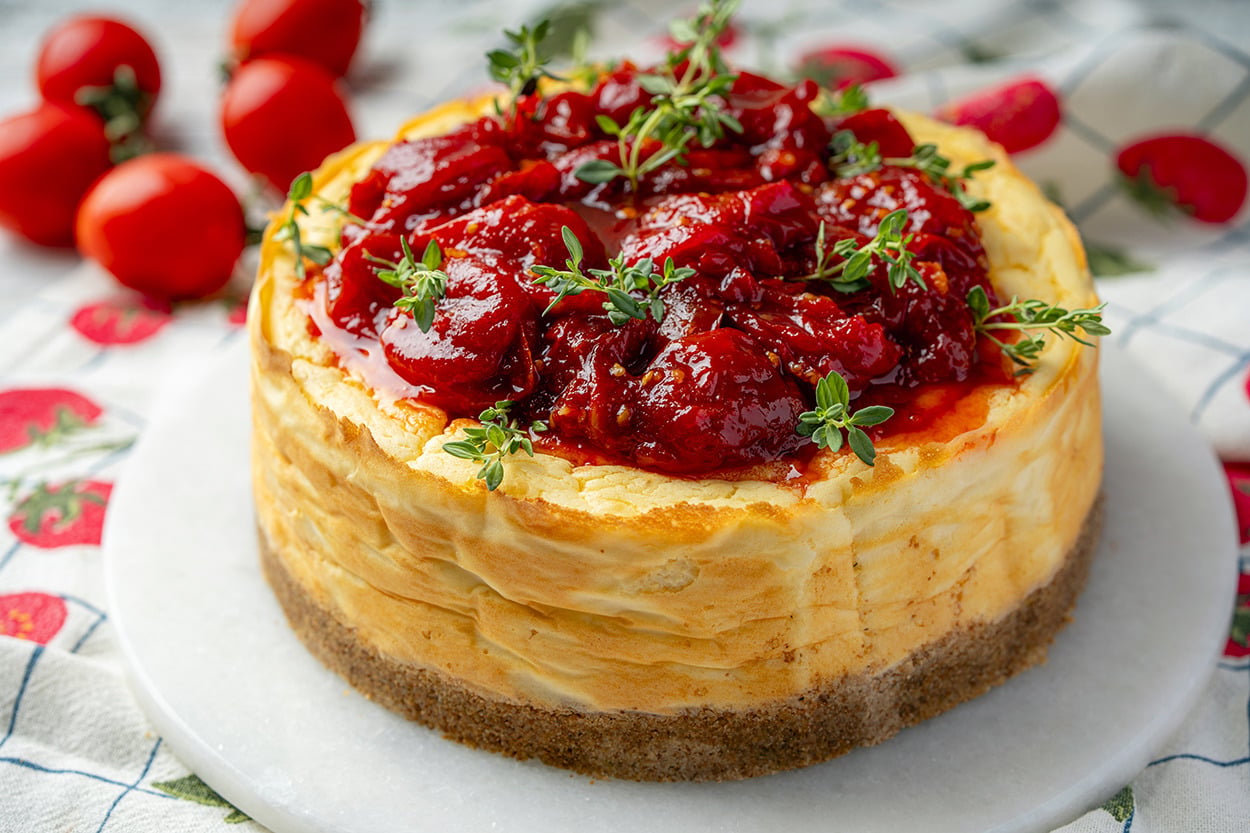 Acı Biberli: Domates Reçelli Tuzlu Cheesecake