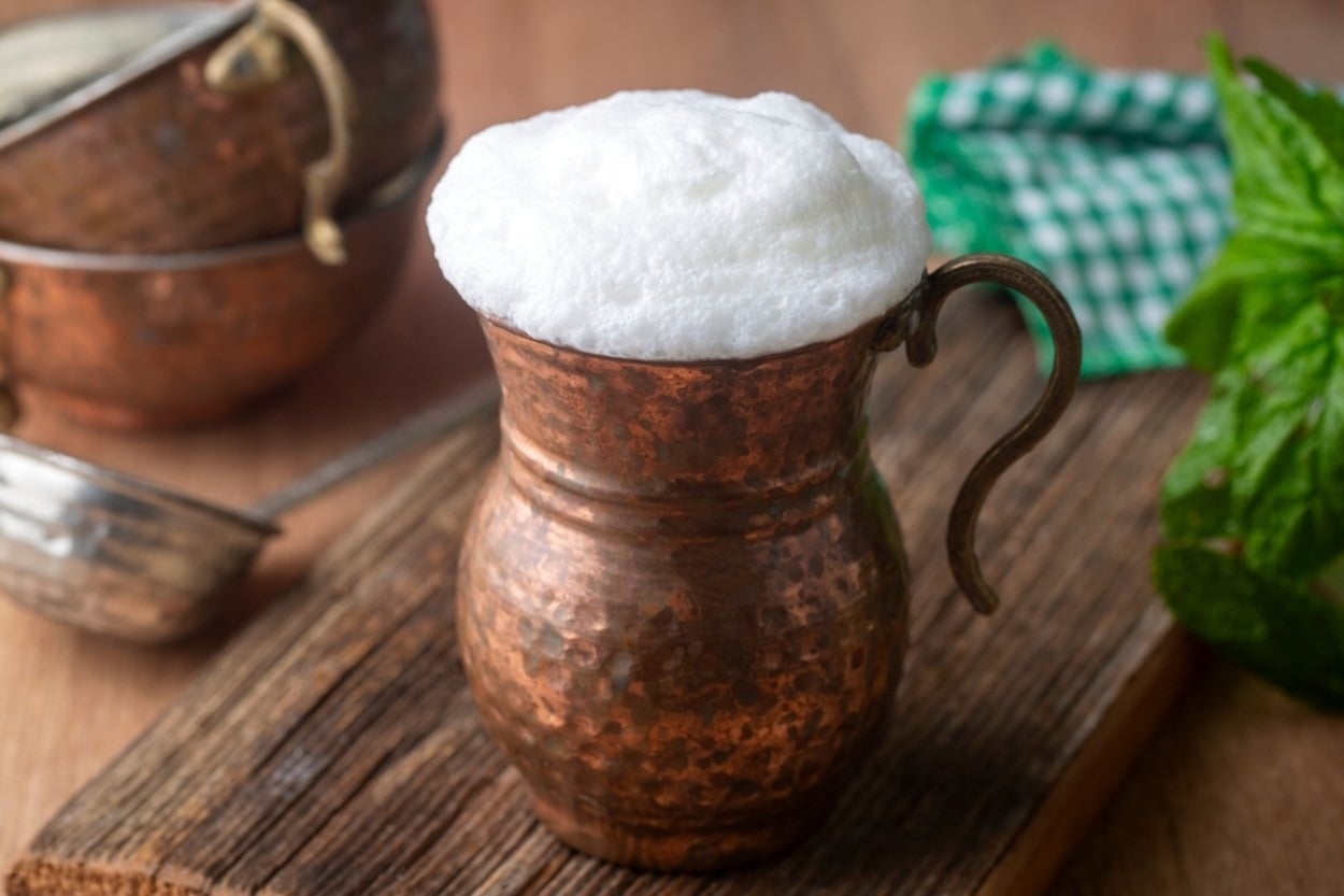 Yayık Ayran Nasıl Yapılır? Gerçek Yayık Ayranı Tarifi ve Püf Noktaları
