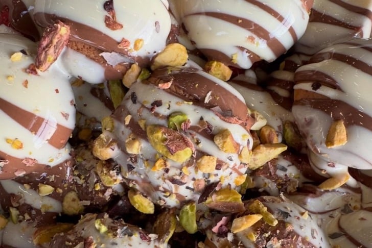Loya Exclusive Chocolate