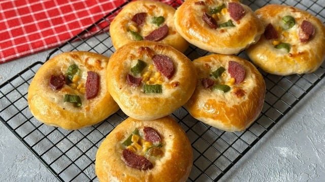 Çiğdem'in Tarifi: Pastane Pizzası