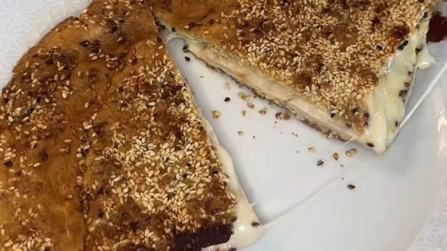 Tek Tavada: Susamlı Kaşarlı Omlet