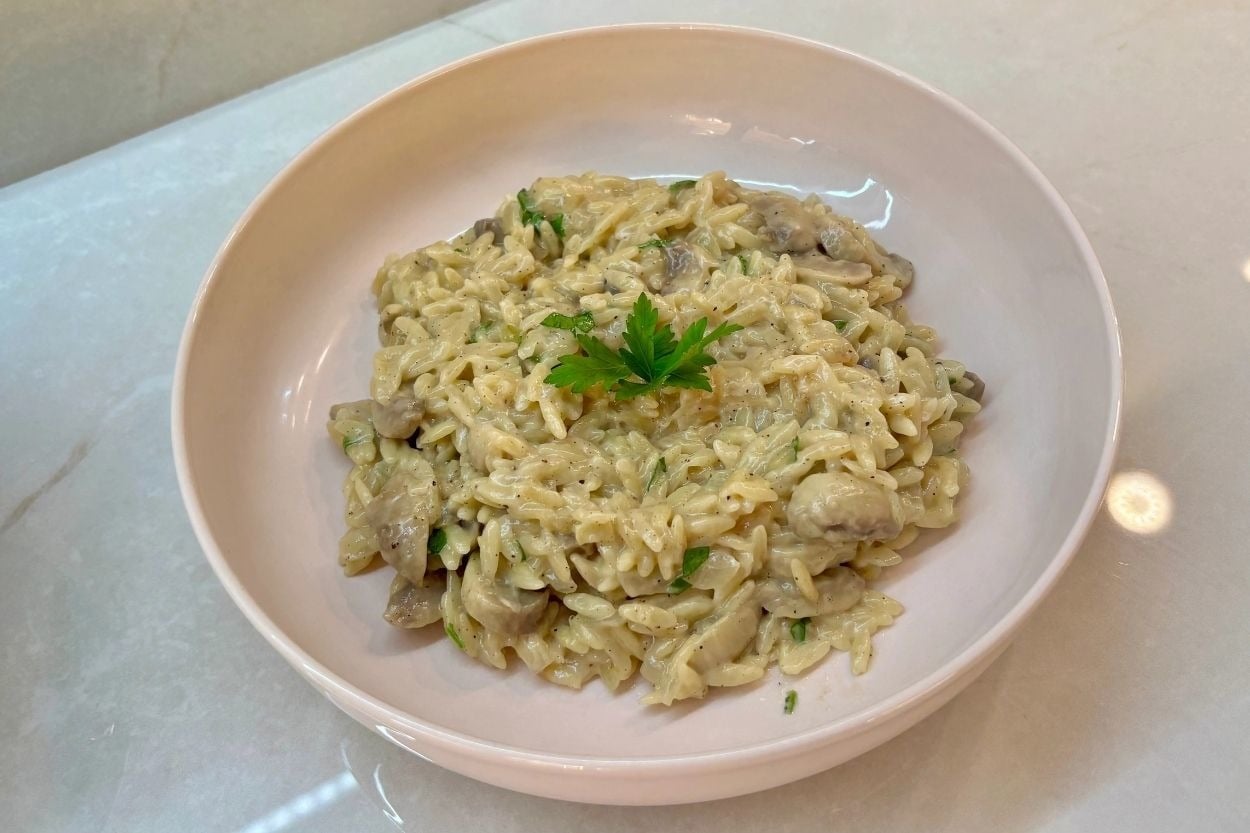 Rüveyda'nın Tarifi: Mantarlı Arpa Şehriye Pilavı
