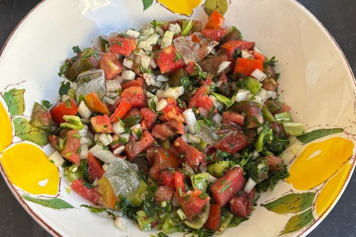 Melahat'ın Tarifi: Antep Salatası