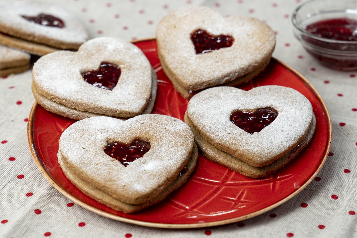 İçi Dopdolu: Linzer Kurabiye