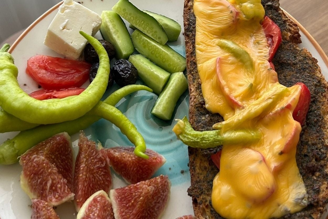 Kahvaltı Sofralarına: Kuru Domatesli Pesto