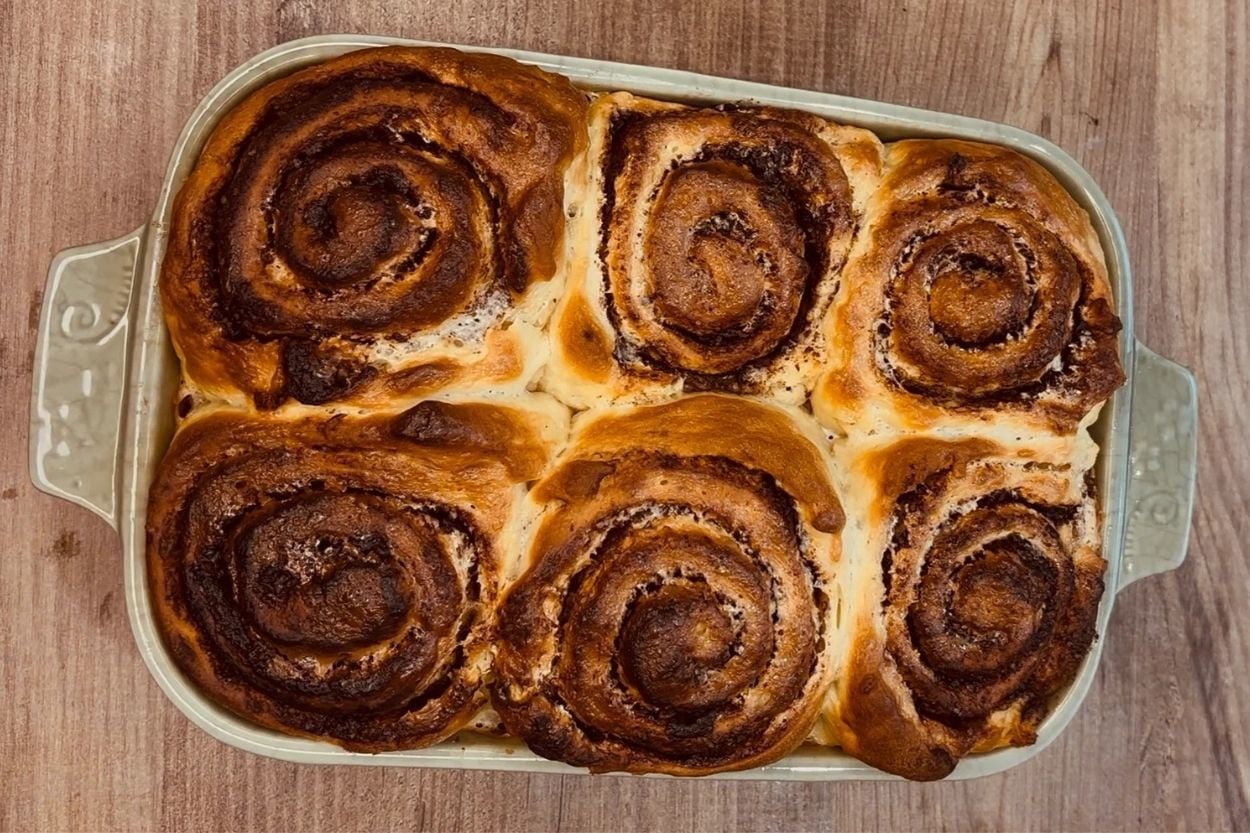 Sonbahar Aylarının Vazgeçilmezi: Tarçınlı Cinnamon Rolls