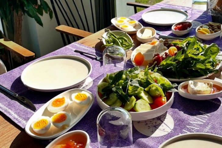 Emel Hanım