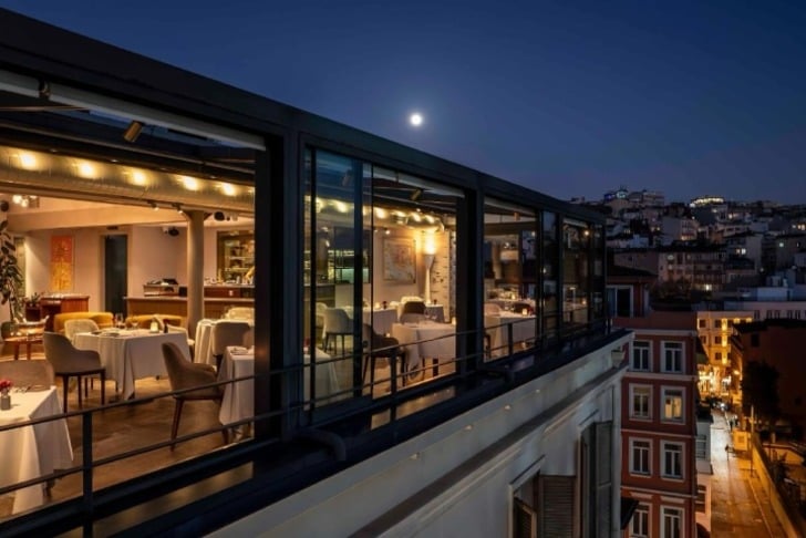 Nicole Restaurant