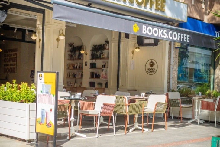 Books & Coffee