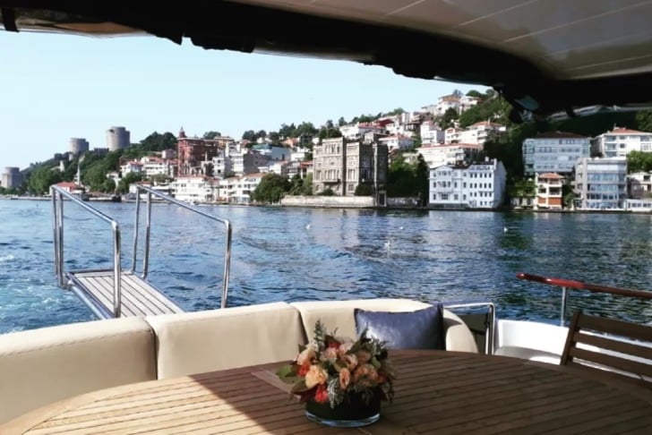 Zoe Yacht