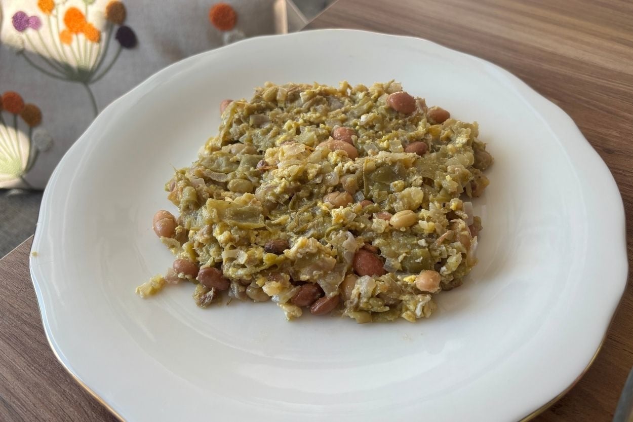 Rüveyda'nın Tarifi: Yumurtalı Fasulye Kavurması