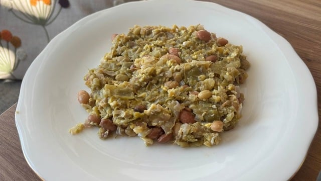 Rüveyda'nın Tarifi: Yumurtalı Fasulye Kavurması
