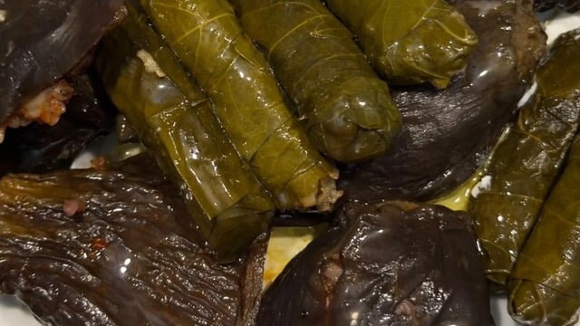 Bol Zeytinyağlı: Patlıcanlı Kuru Dolma