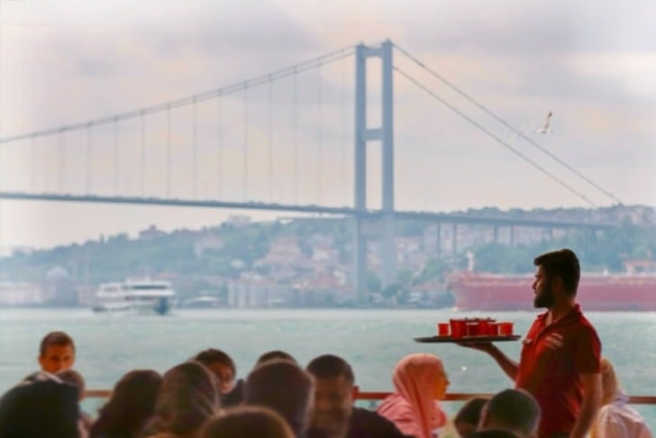Tarihi Çınaraltı Çay Bahçesi