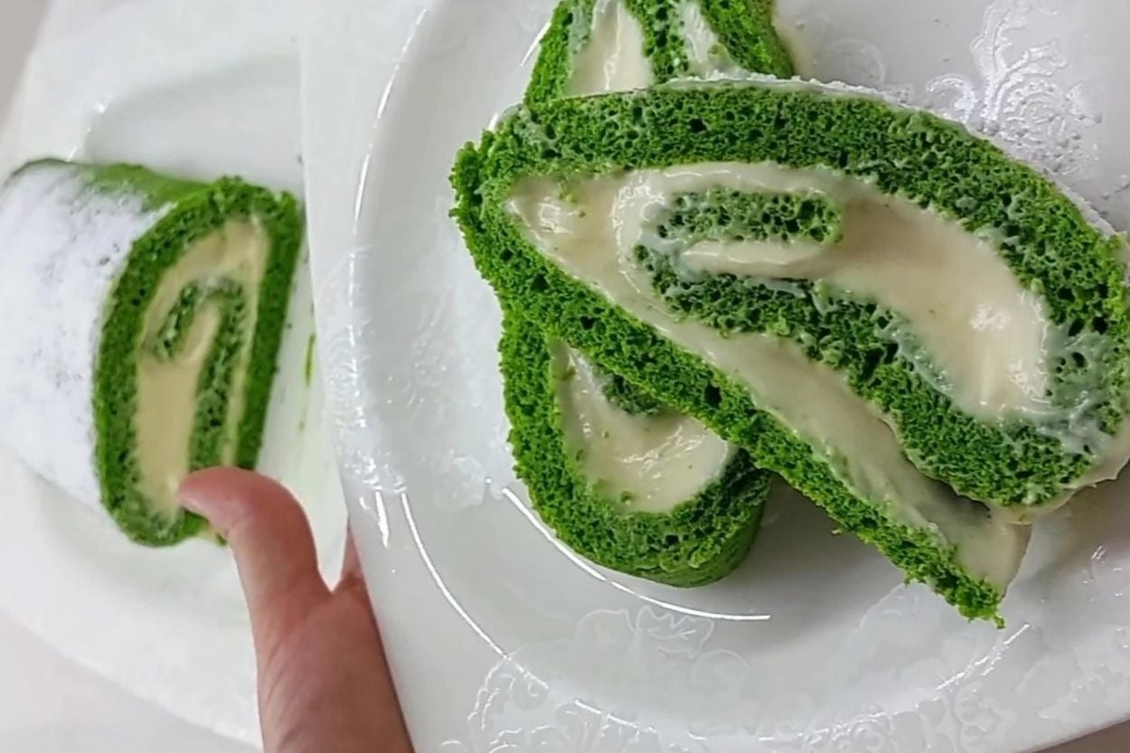 Görünümüyle Şaşırtır: Ispanaklı Yeşil Rulo Pasta