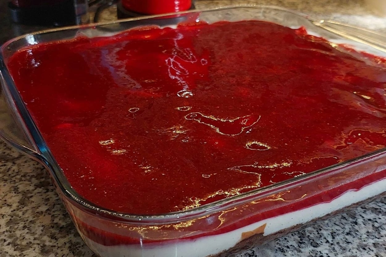 Kahve Yanına: Böğürtlenli Kara Orman Pastası