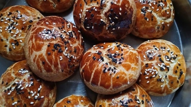 Çayın Yanına Mis Gibi: Dereotlu Pratik Pastane Poğaçası