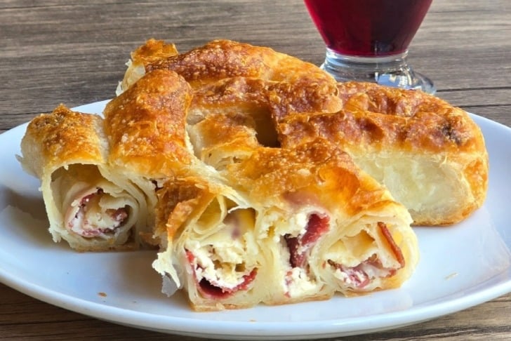 Balič Boşnak Böreği & Cafe