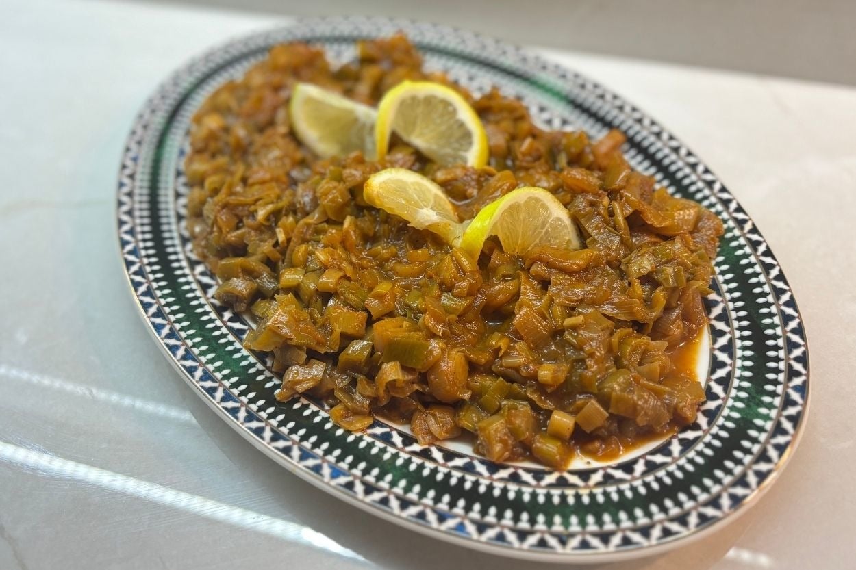 Rüveyda'nın Tarifi: Pırasa Kavurma