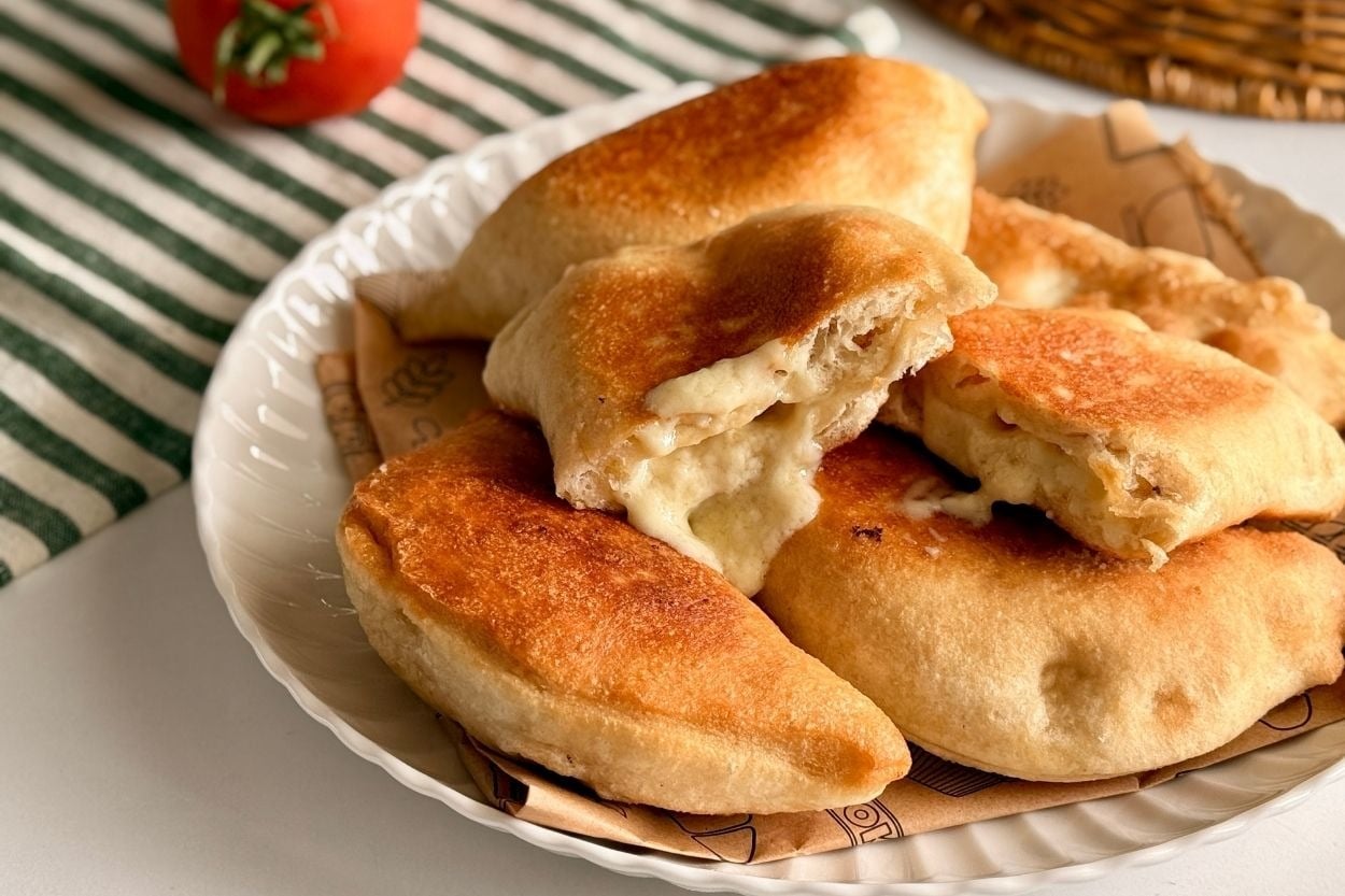 Elif'in Tarifi: Kaşarlı Pişi