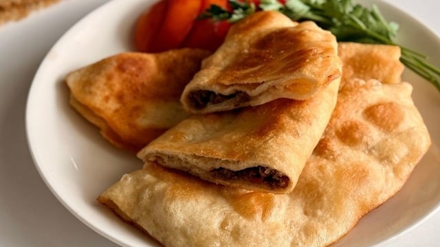 Nuriye'nin Tarifi: Şır Börek (Çibörek)