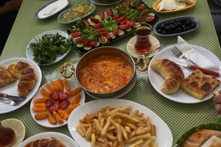Zeynebin Kahvaltı Evi
