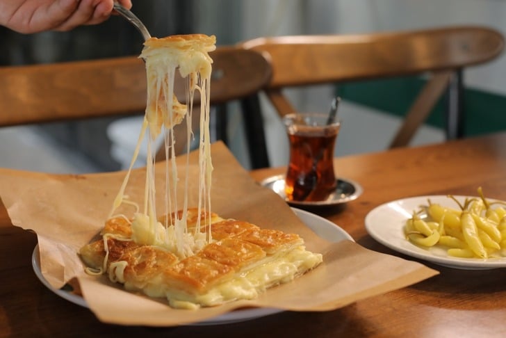 Sular Börekçisi