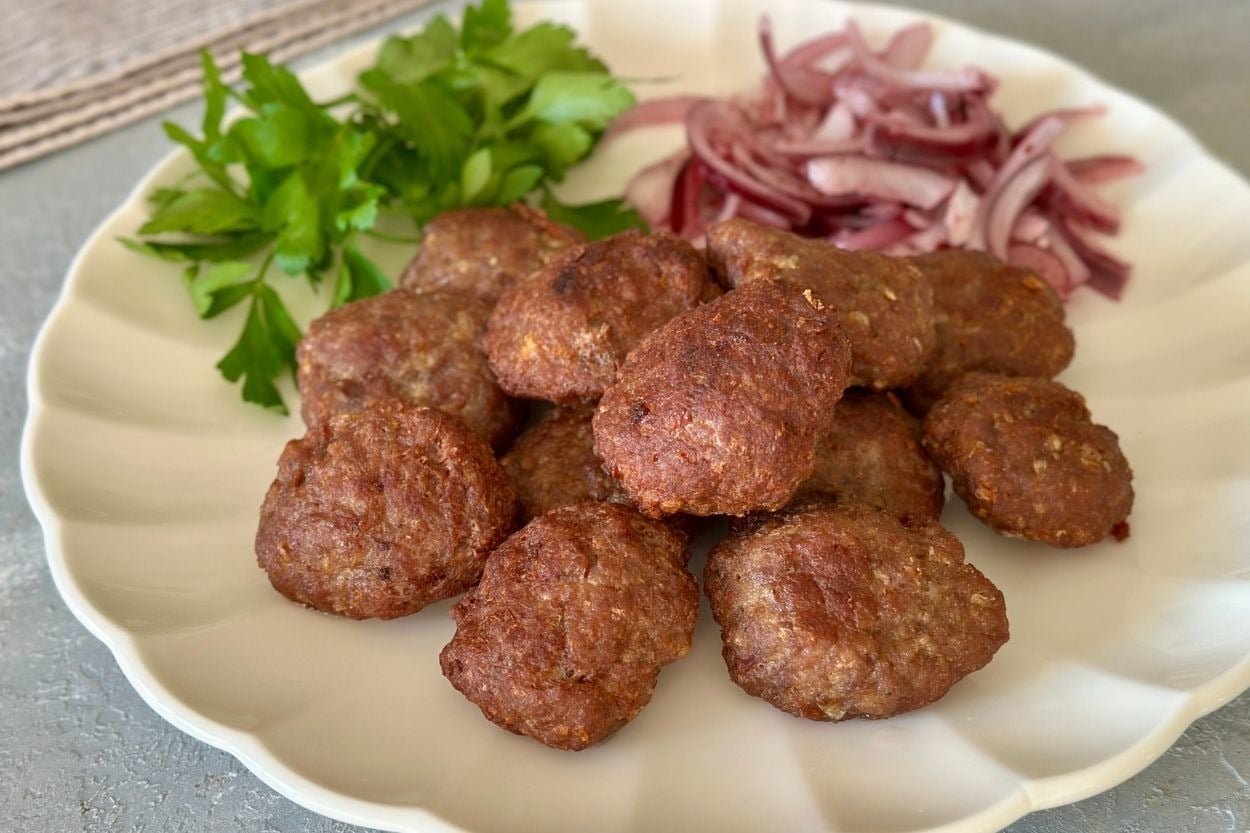 Hatice'nin Tarifi: Kabartma Tozlu Köfte