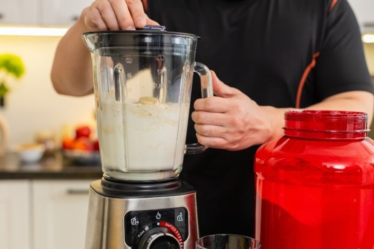 protein tozlu muzlu shake tarifi shutter