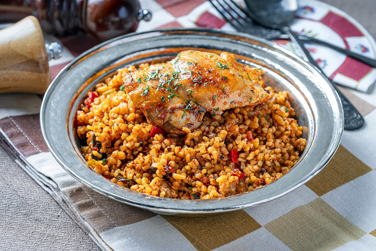Tek Tencerede: Tavuklu Patlıcanlı Bulgur Pilavı