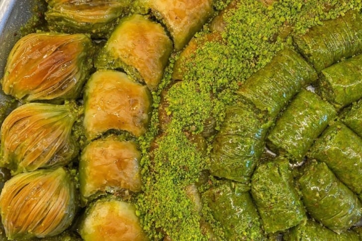 Güllüoğlu