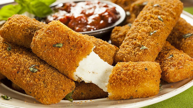 Tek Isırıkta: Mozzarella Sticks