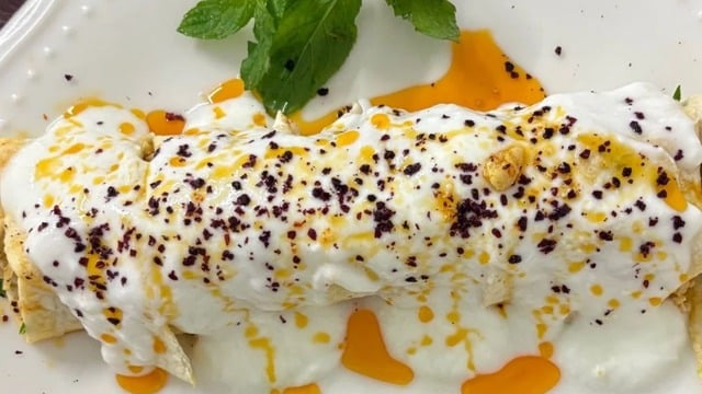 Sokak Lezzeti Sevenlere: Yoğurt Soslu Tantuni