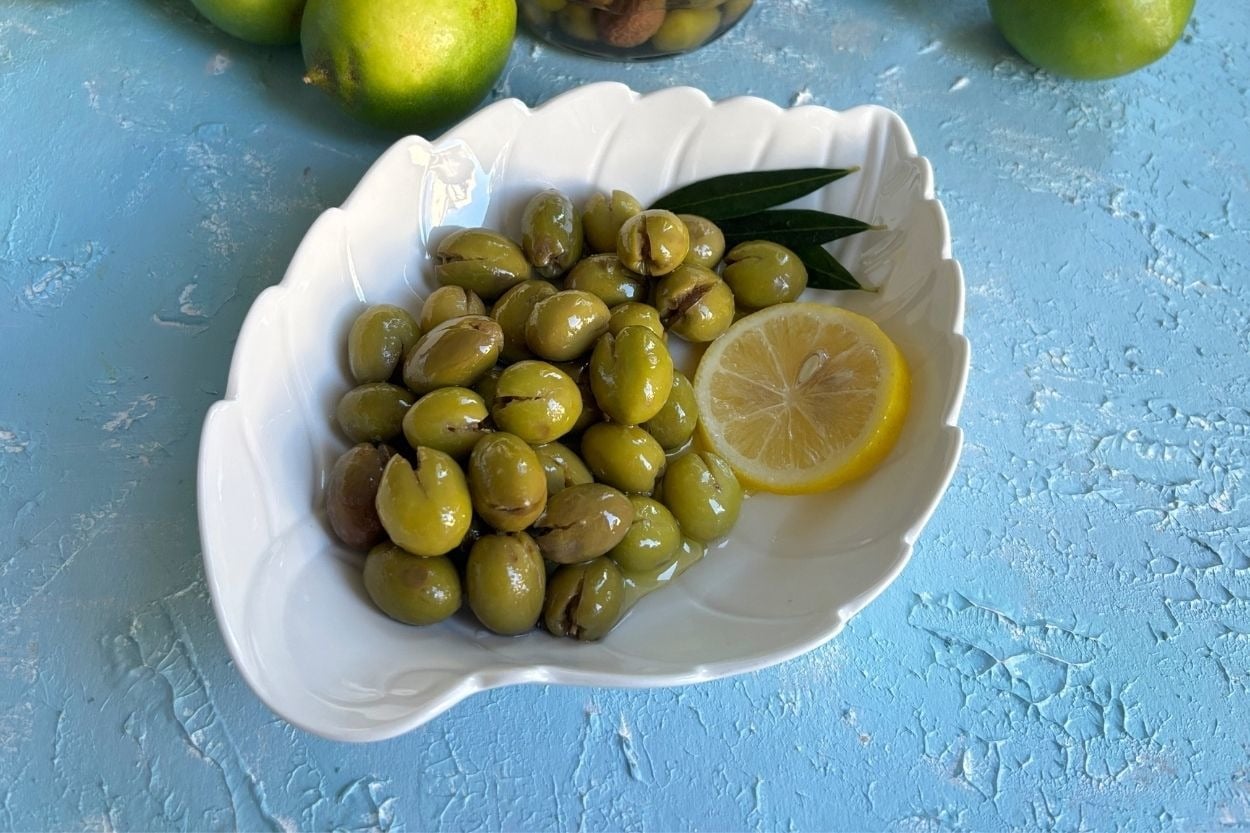 Melahat'ın Tarifi: Kırma Zeytin