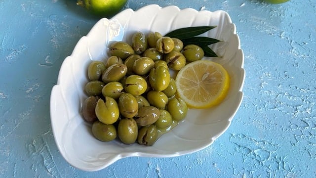 Melahat'ın Tarifi: Kırma Zeytin